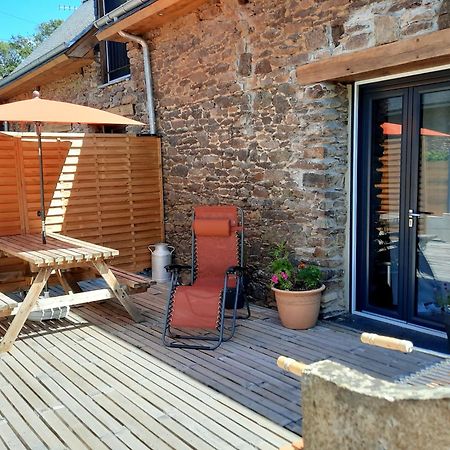 A La Memoire De Merlin & Spa Saint-Malon-sur-Mel Exterior foto